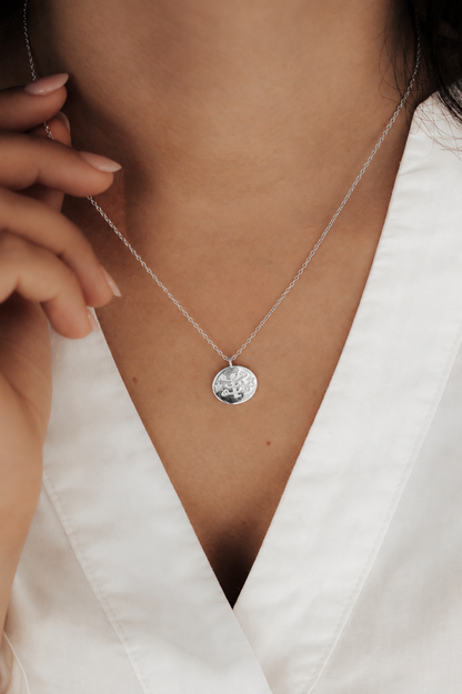 Ringstone Oval Badge Necklace